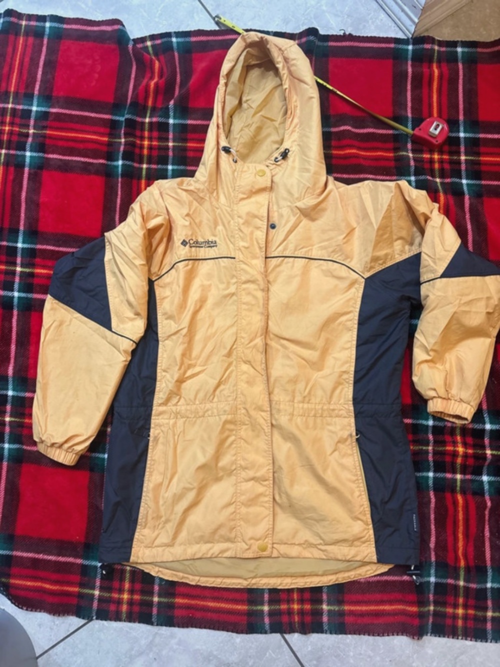 Columbia sportwear company  Women’s yellow jacket  large